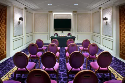 Roma Meeting Room