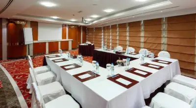 Al Maktoum 1