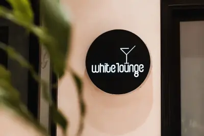 The White Lounge