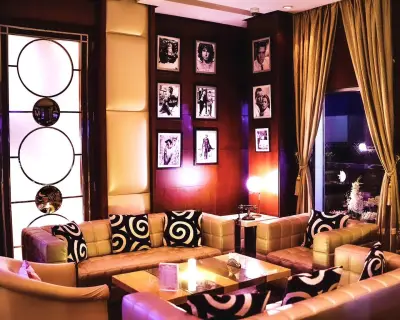 The White Lounge