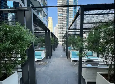 Bar/Club/Lounge
