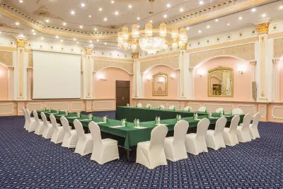 Al Oumara Hall