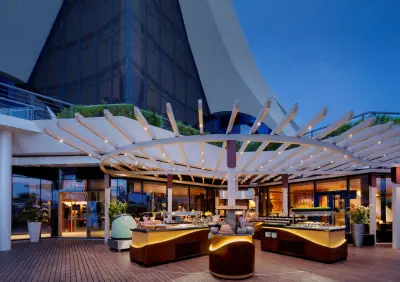 Lakeview Restaurant Terrace