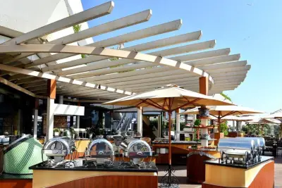 Lakeview Restaurant Terrace