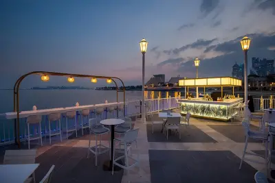 Isle Lounge