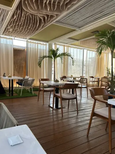 Late Lounge