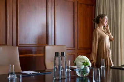 The Bay Meeting Room