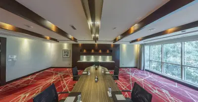 Meeting Plus 4