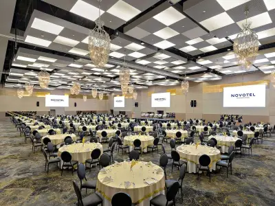 Ballroom 03