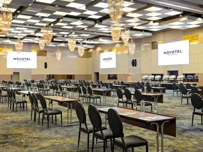 Ballroom 03