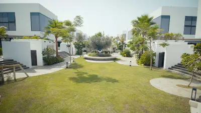 Garden (Outdoor Area)