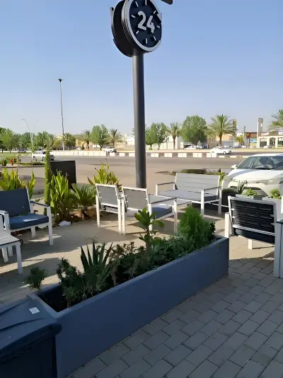Outdoor Cafe