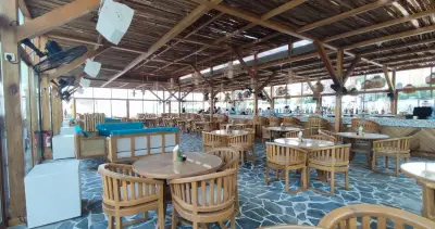 Restaurant & Bar