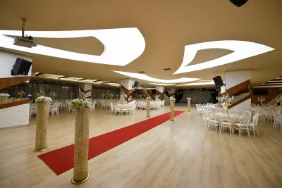 Gold Salon