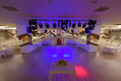 Gold Salon