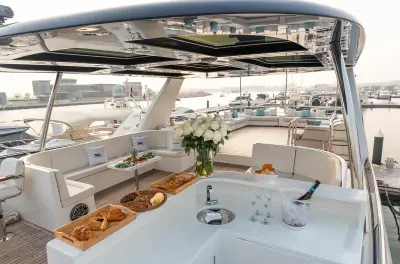 Upper Deck / Sky Deck / Sun Deck