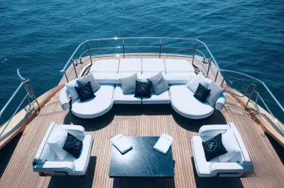 Upper Deck / Sky Deck / Sun Deck