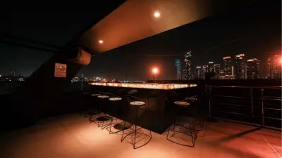 Upper Deck / Sky Deck / Sun Deck