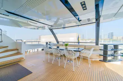 Upper Deck / Sky Deck / Sun Deck