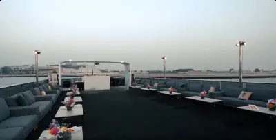 Upper Deck / Sky Deck / Sun Deck