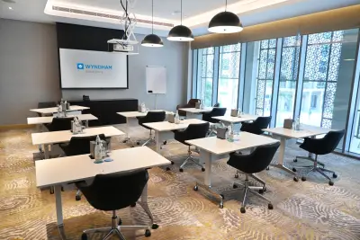 Lulu Meeting Room