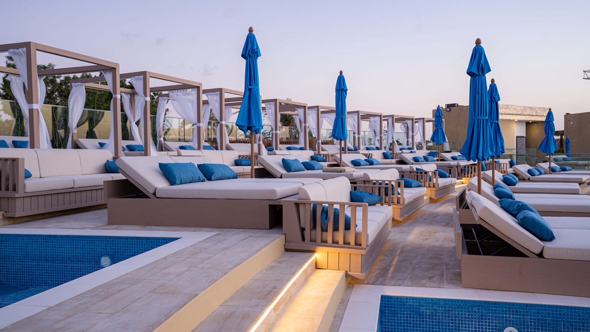 blu oasis dubai club