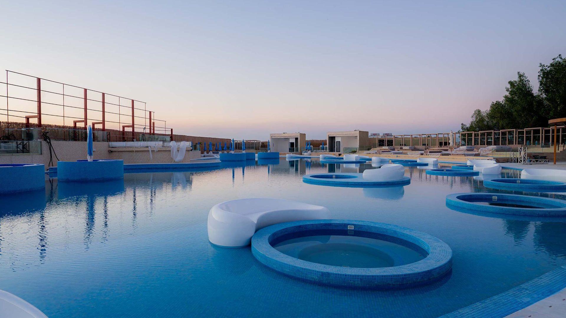 blu oasis dubai club