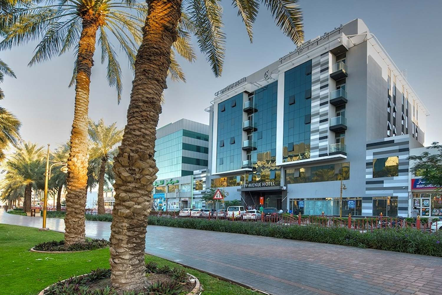 Avenue Hotel