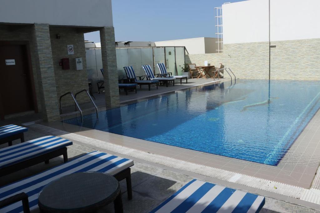 Strato Hotel By Warwick