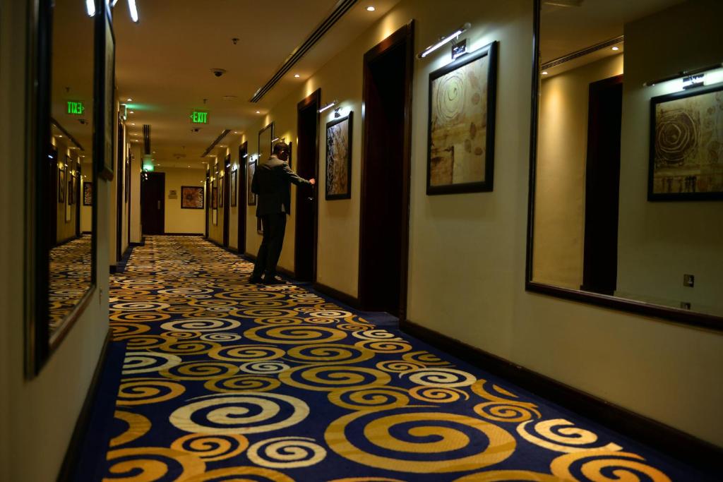 Strato Hotel By Warwick
