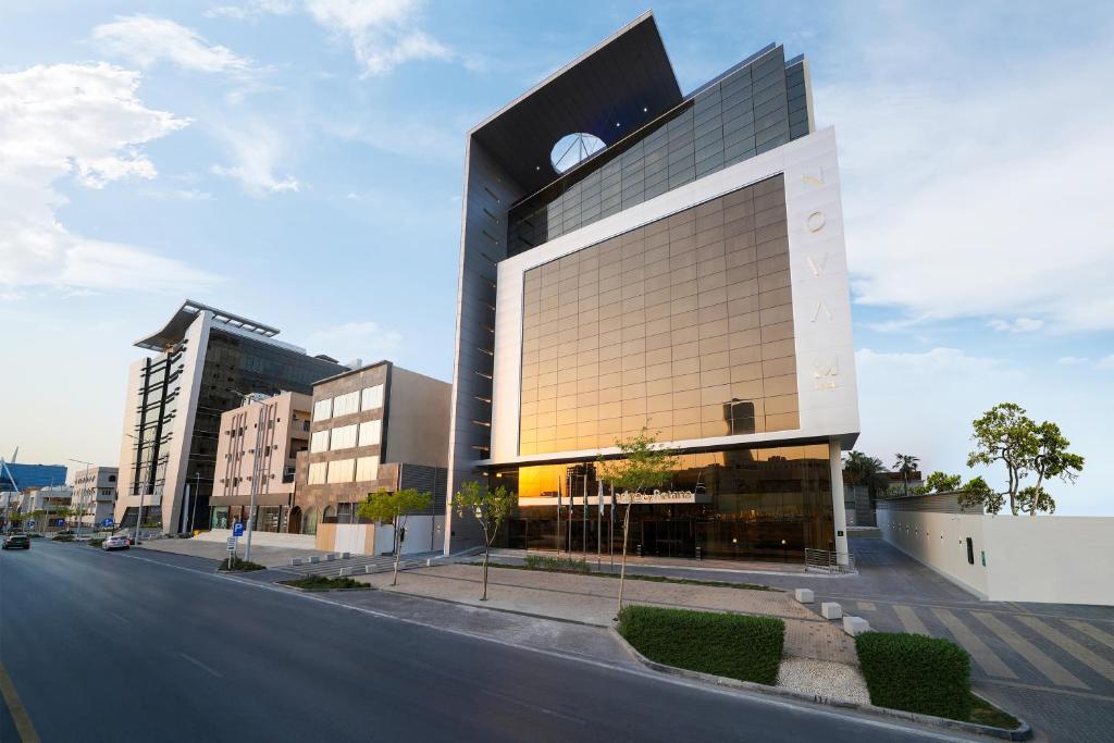 Nova M Hotel, Edge by Rotana