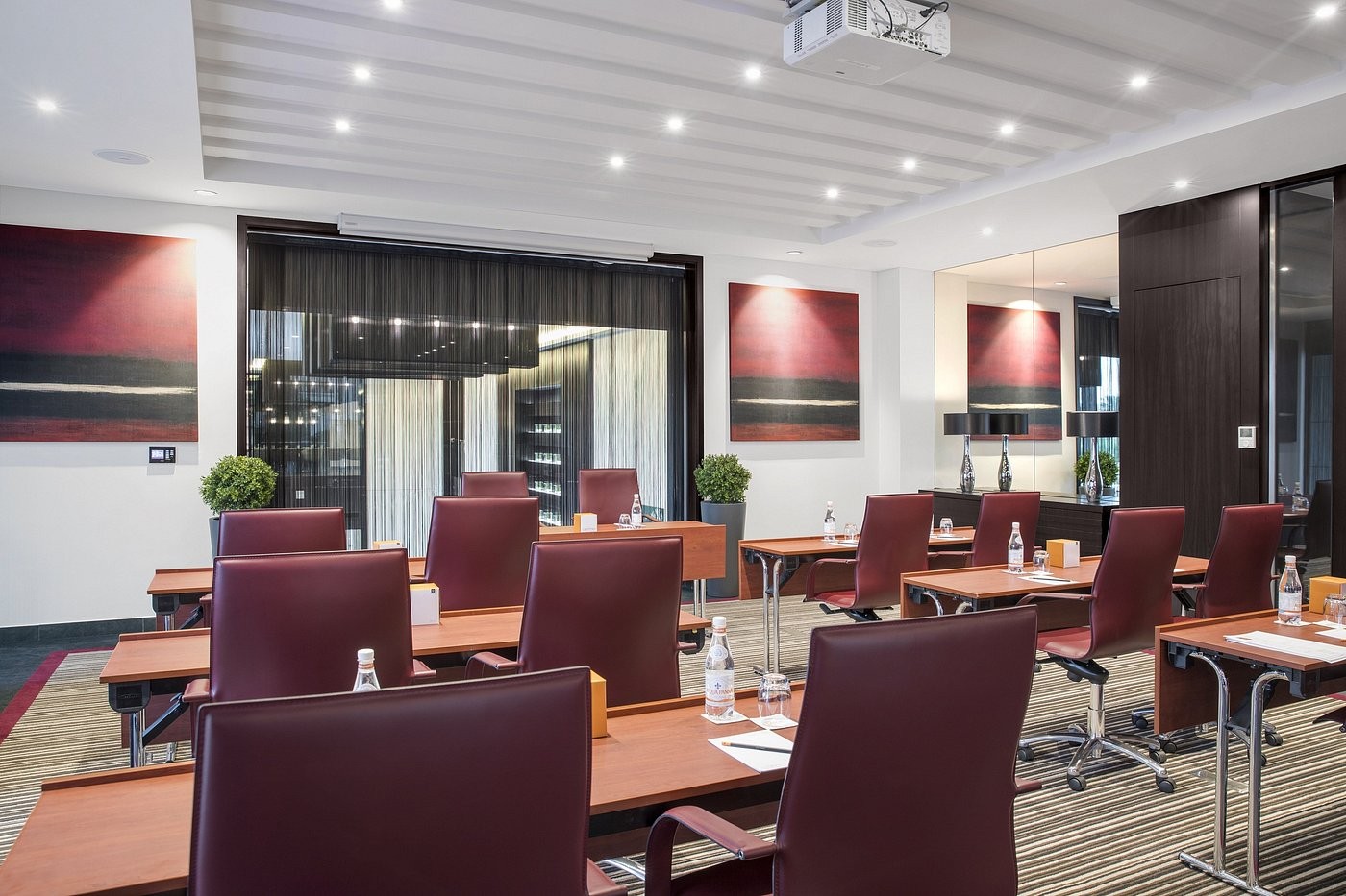 Centro Shaheen by Rotana Hotel