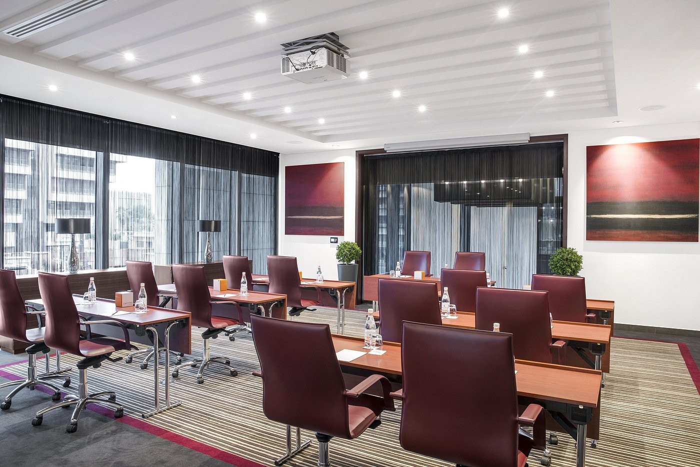 Centro Shaheen by Rotana Hotel