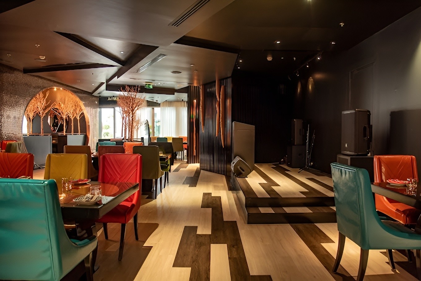Carnival by Trèsind Restaurant & Bar