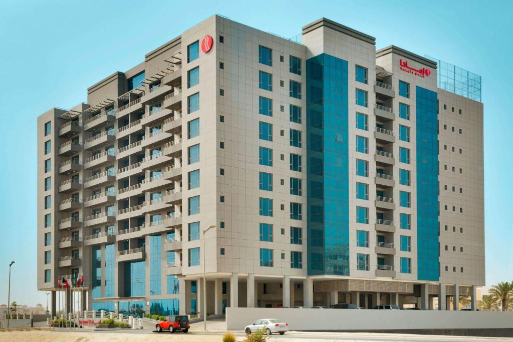 Ramada Hotel and Suites Amwaj Islands