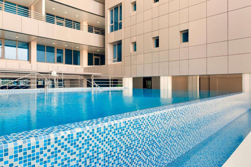 Ramada Hotel and Suites Amwaj Islands