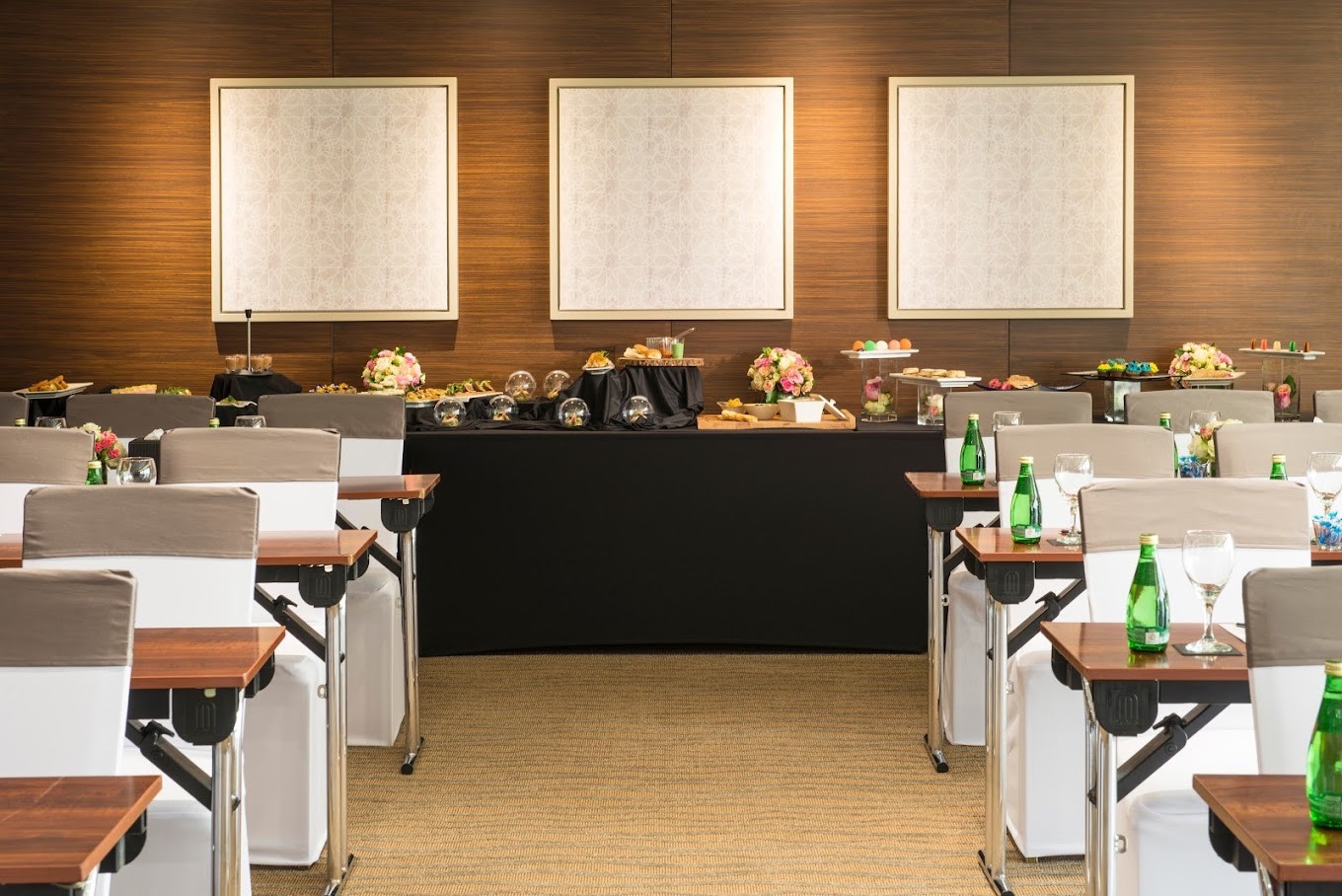 Majestic City Retreat Hotel