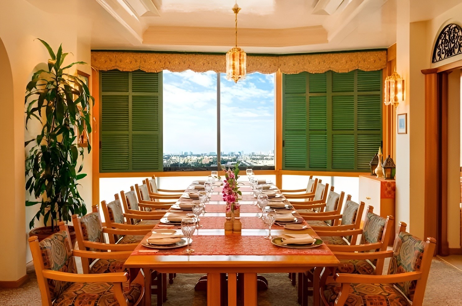 Le Tarbouche Lebanese Restaurant