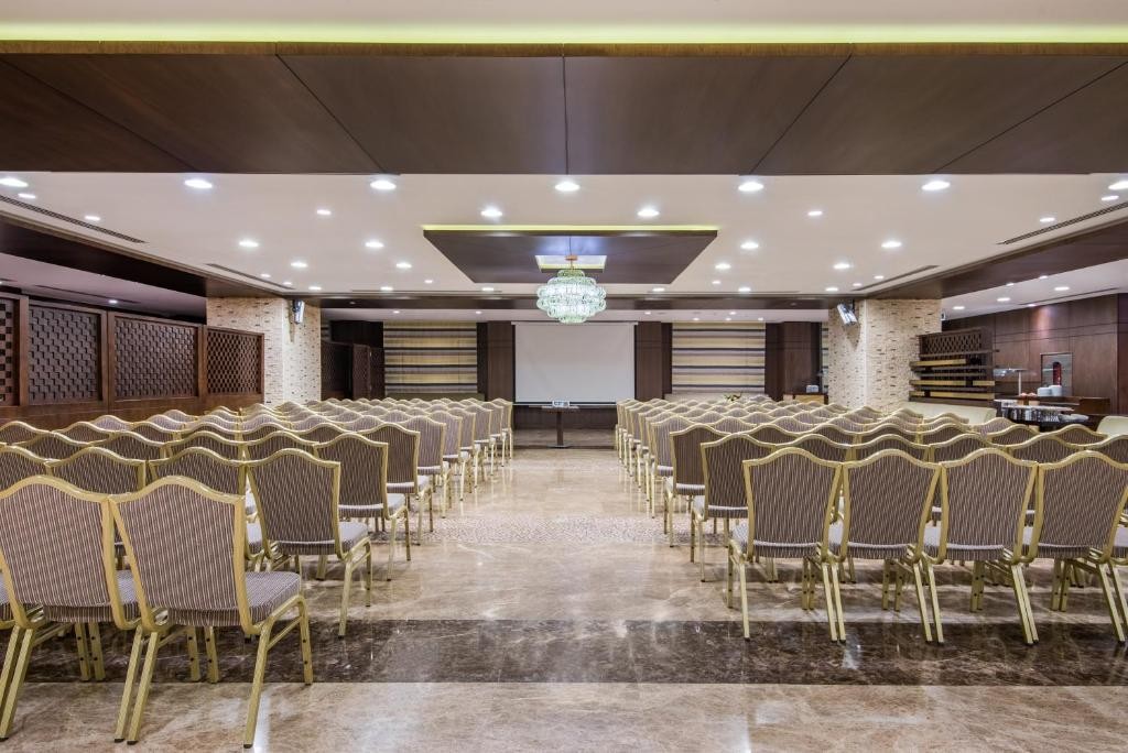 Crowne Plaza Madinah