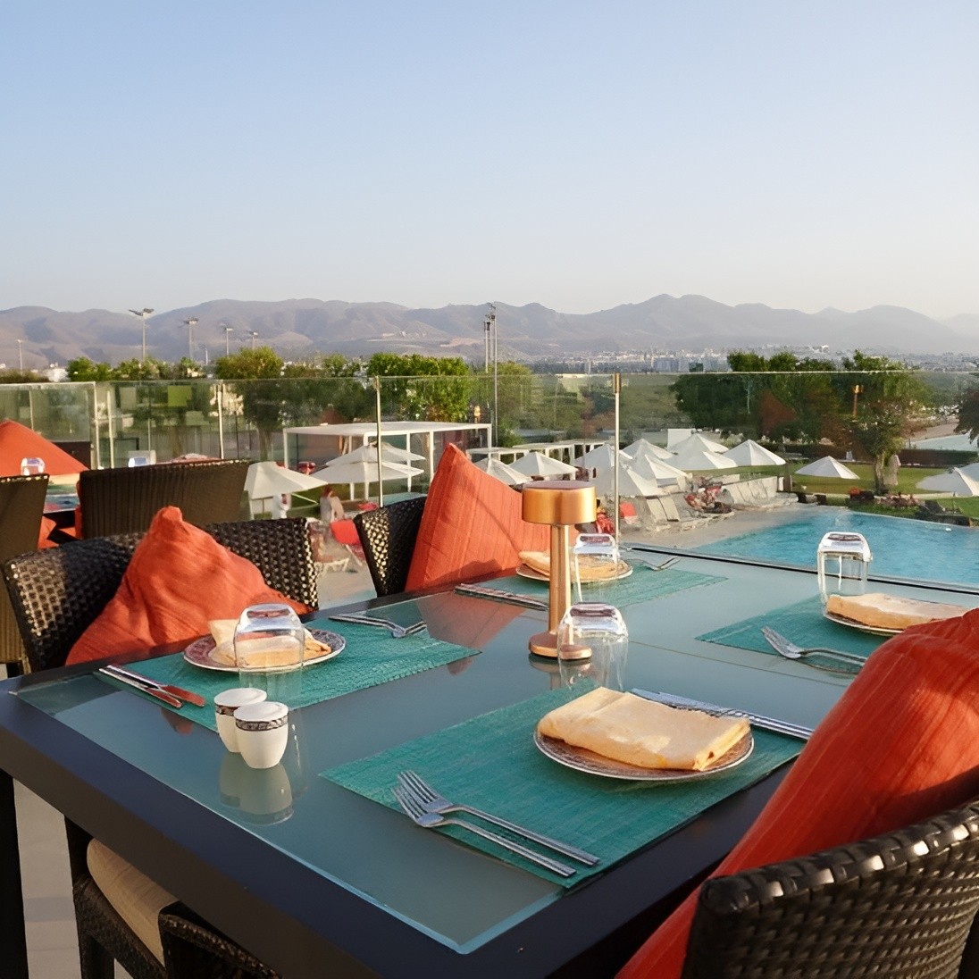 Shiraz Restaurant Crowne Plaza Muscat