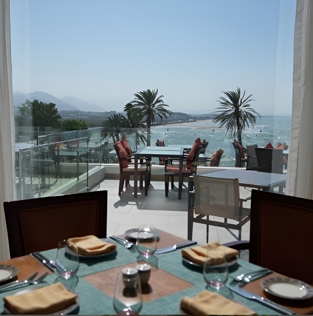 Shiraz Restaurant Crowne Plaza Muscat