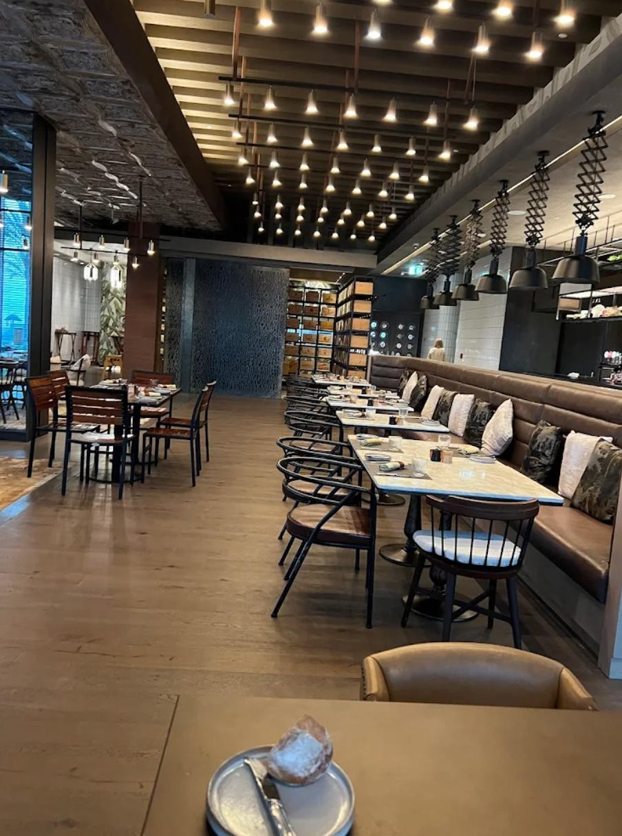 NoHo Bar & Grill