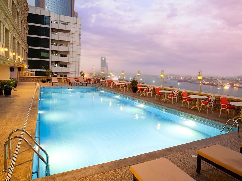 La Terrace Pool Lounge