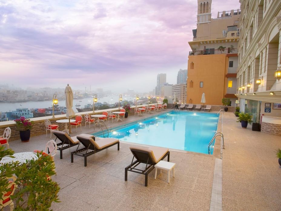 La Terrace Pool Lounge
