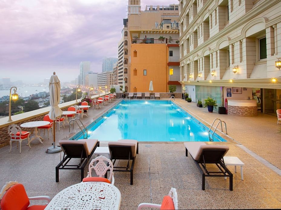 La Terrace Pool Lounge