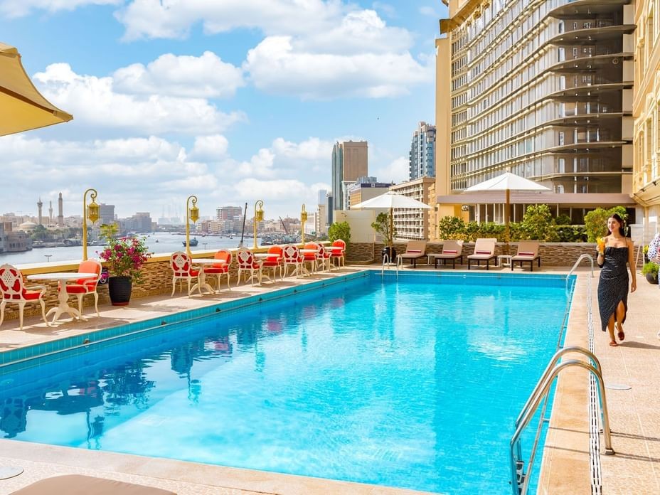 La Terrace Pool Lounge