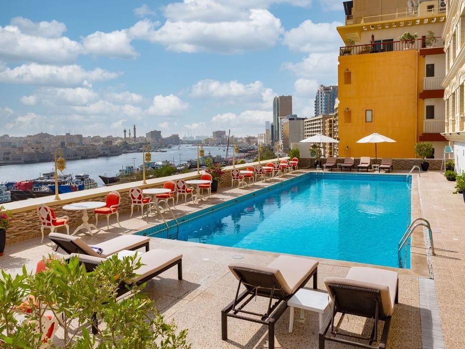 La Terrace Pool Lounge