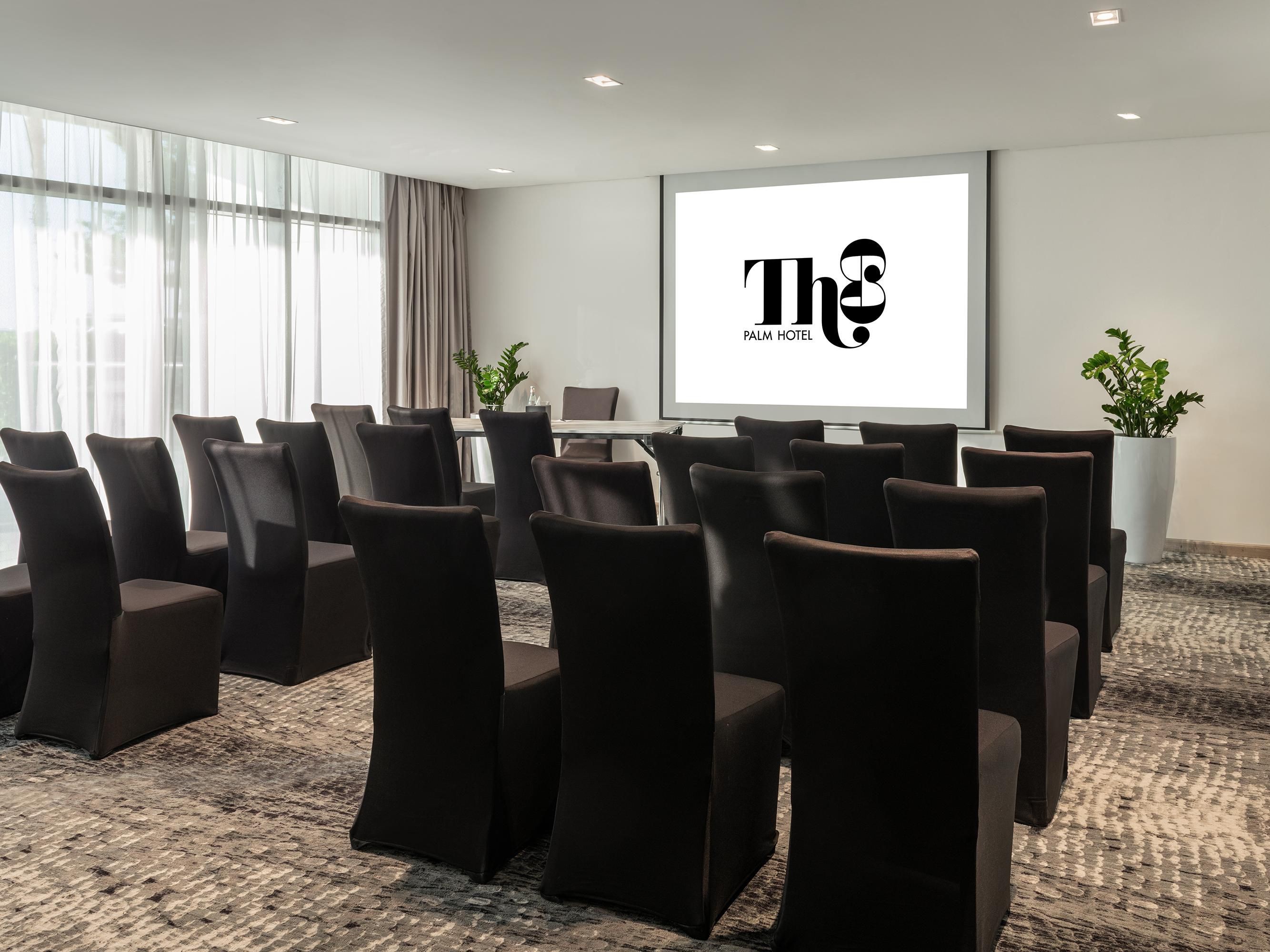 Th8 Palm Dubai Beach Resort, Vignette Collection, an IHG Hotel