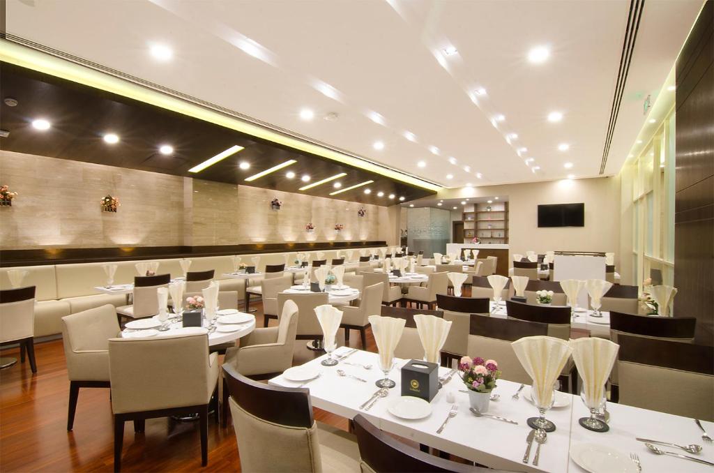 Al Murooj Muscat Grand Hotel