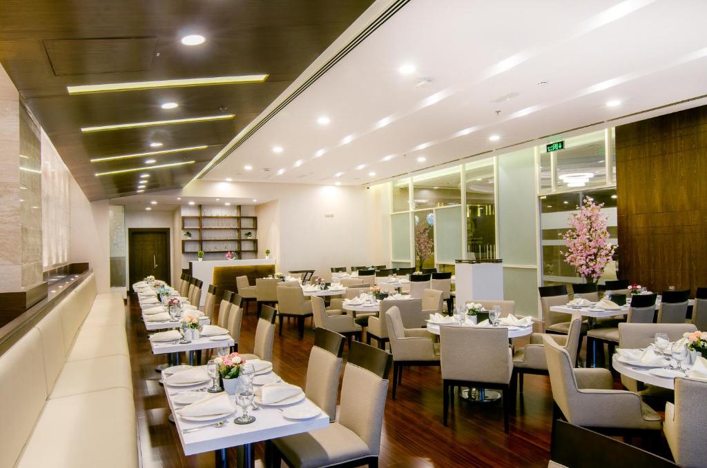 Al Murooj Muscat Grand Hotel